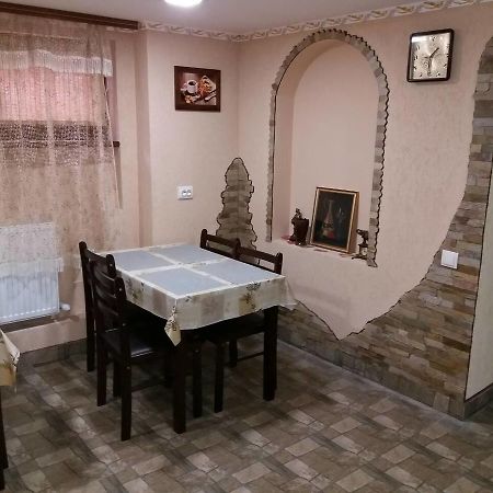 Guest House Zhanna Berehove  Exterior photo